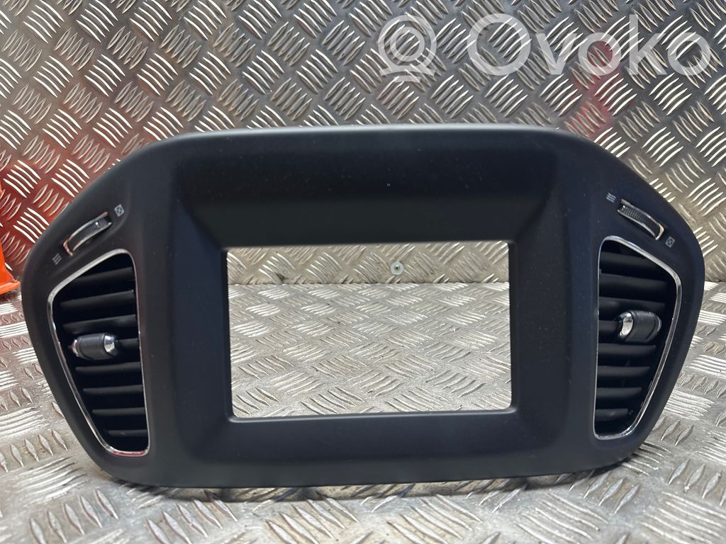 Jeep Compass Radio/GPS head unit trim 