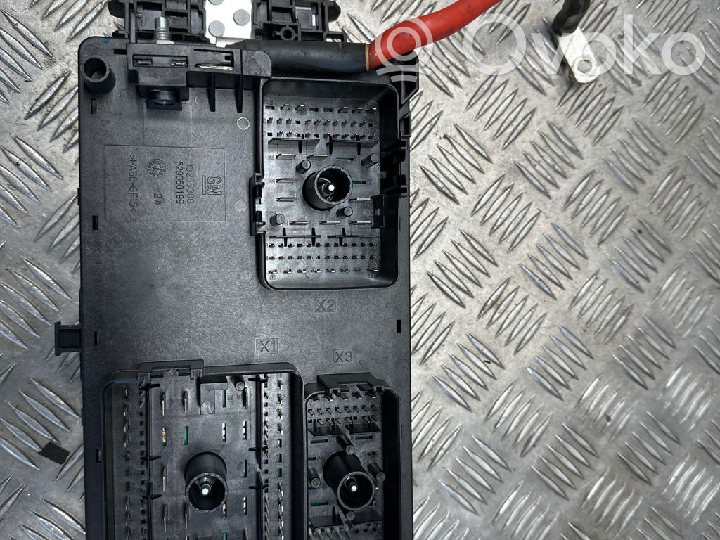 Opel Insignia A Fuse module 