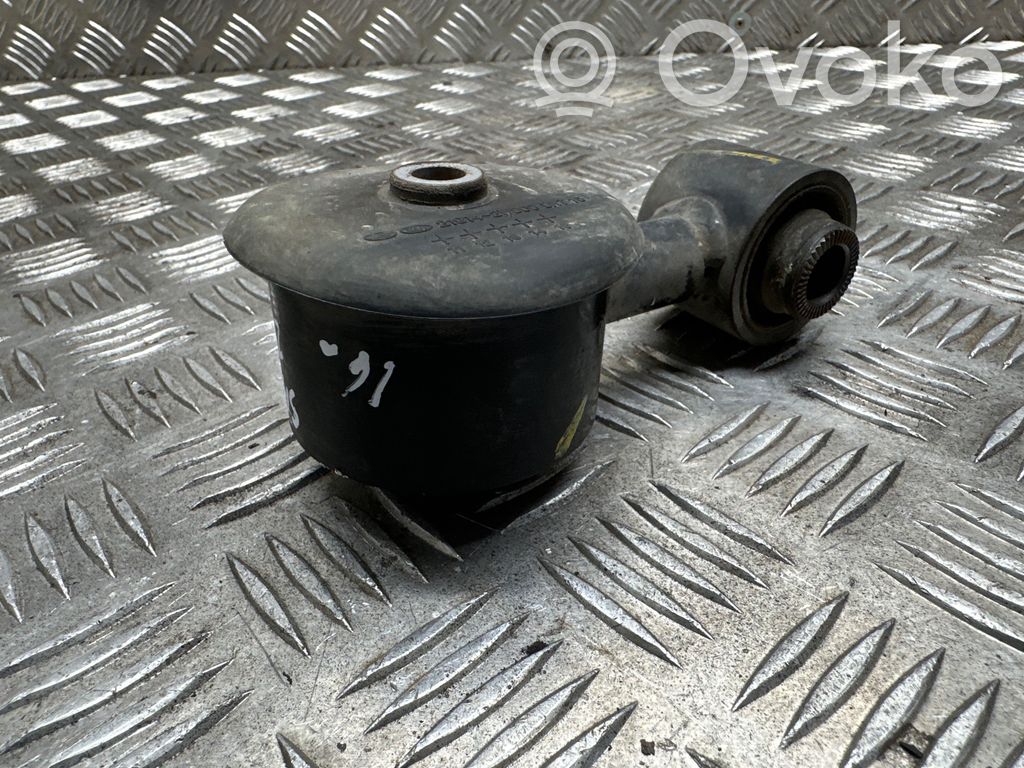 Hyundai Santa Fe Engine mount bracket 