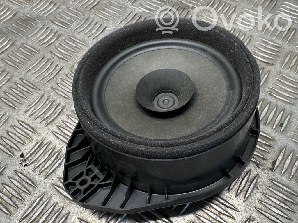 Opel Astra K Altavoz de la puerta trasera 