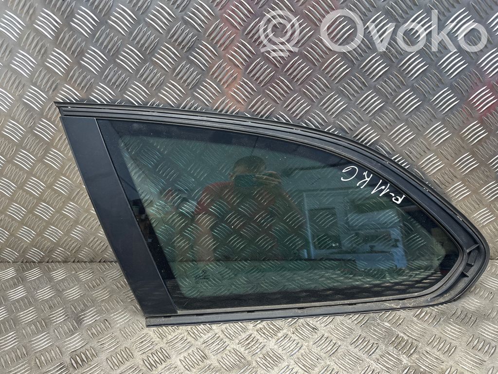 BMW 5 F10 F11 Vidrio lateral trasero 