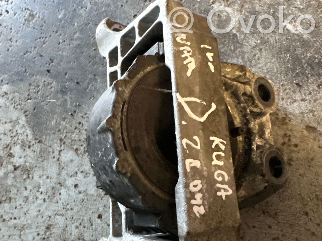Ford Kuga II Engine mount bracket 