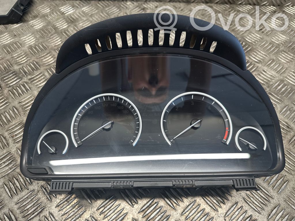 BMW X5 F15 Spidometrs (instrumentu panelī) 