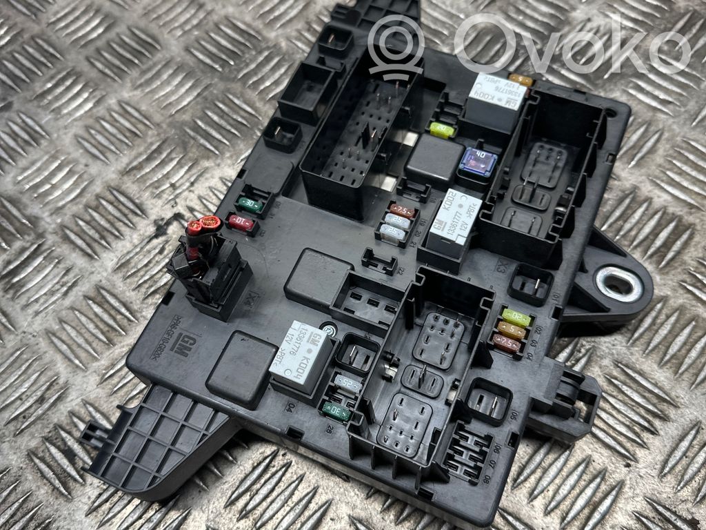 Opel Zafira C Sulakemoduuli 