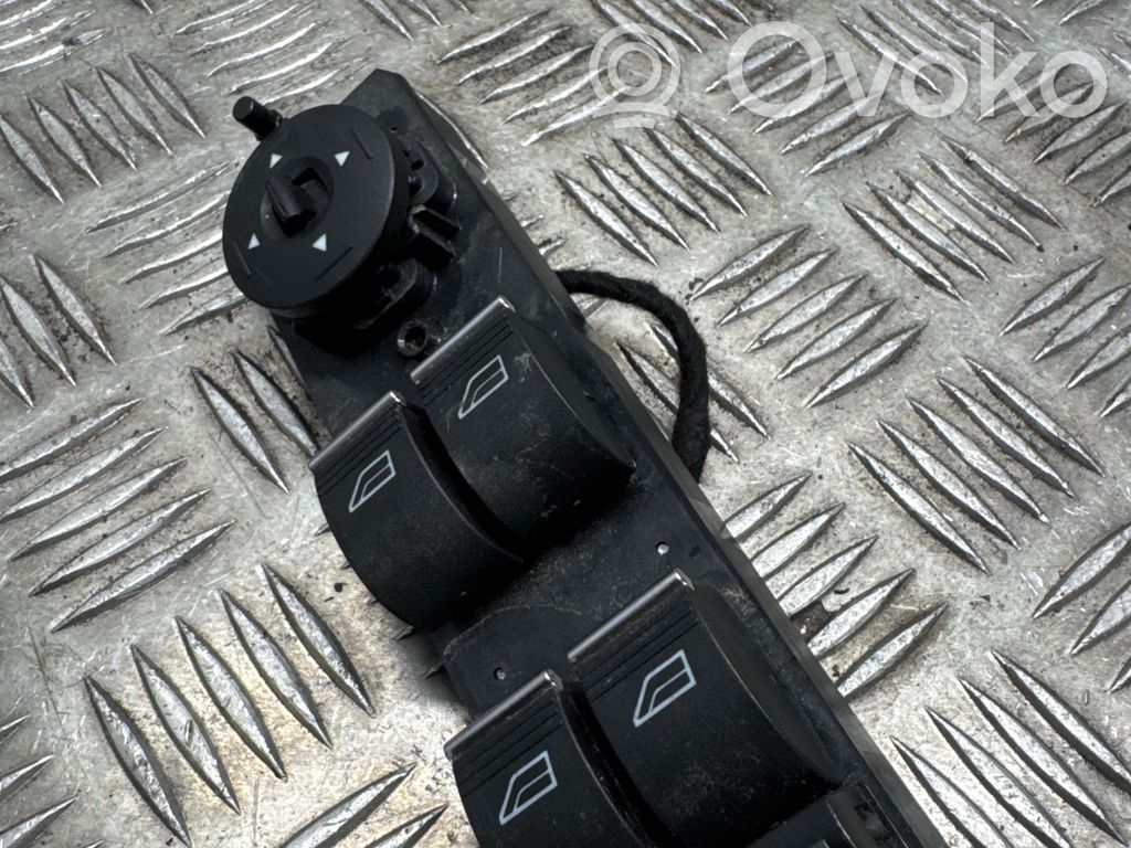 Ford Kuga II Elektrisko logu slēdzis 