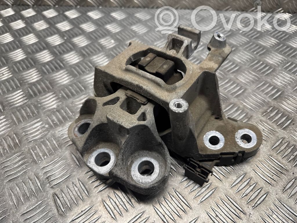 Opel Astra K Engine mount bracket 