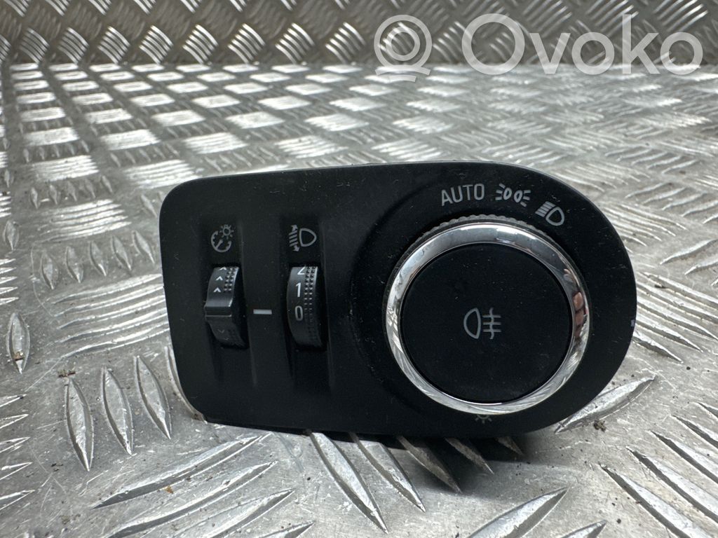 Light switch   13493474,17006664