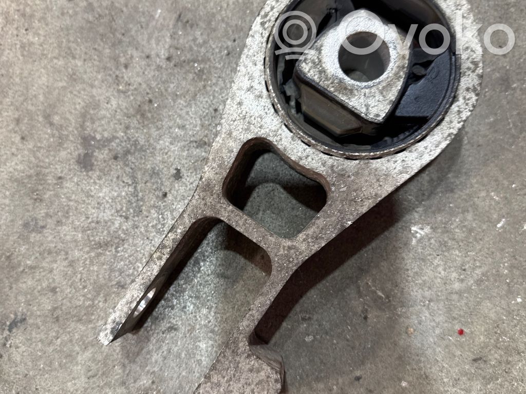 Fiat 500X Engine mount bracket 