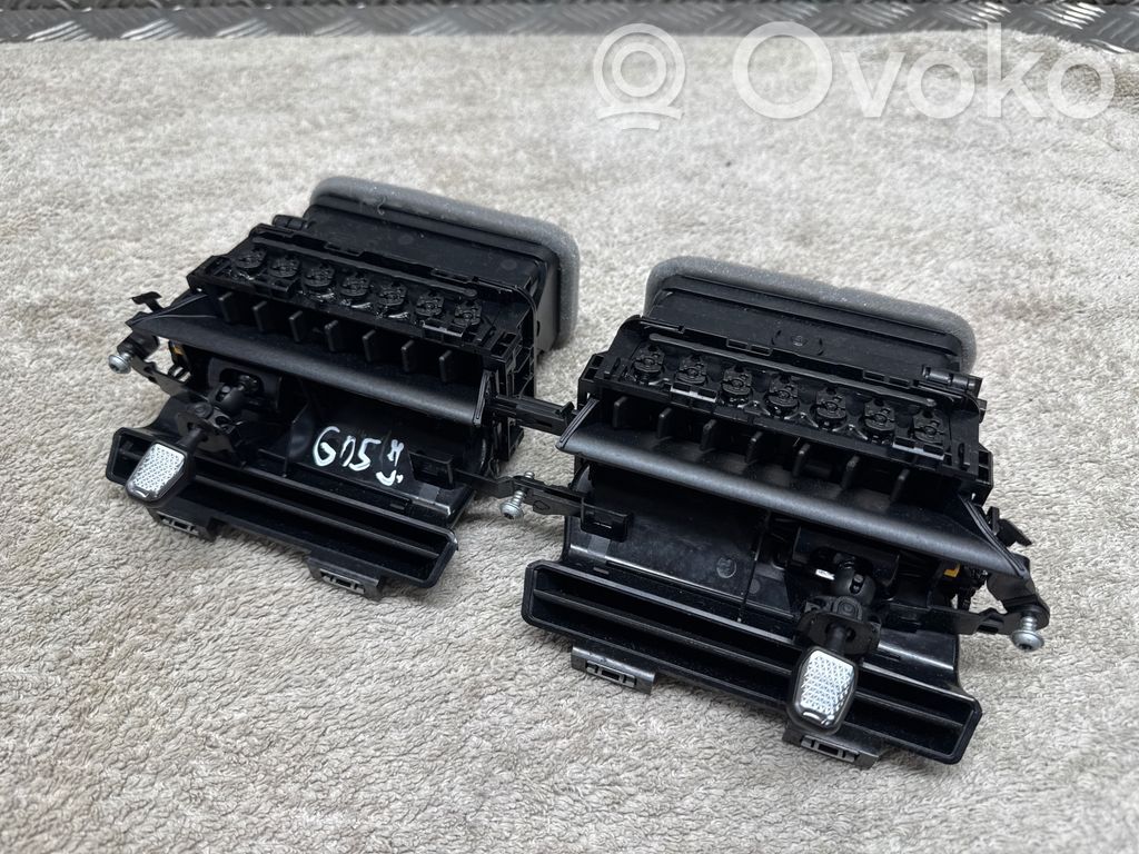 BMW X5 G05 Dash center air vent grill 