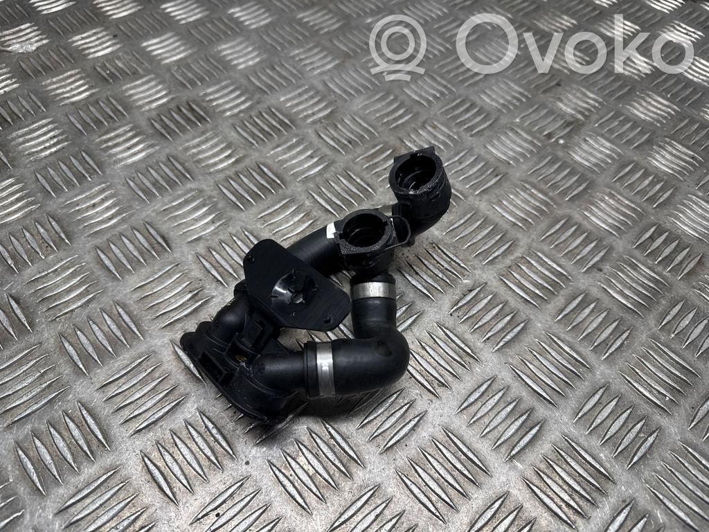 BMW X6 G06 Tubo flessibile del liquido di raffreddamento del motore 