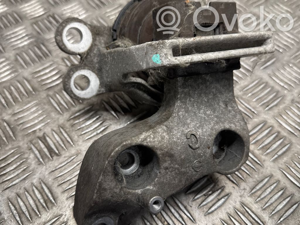 Nissan X-Trail T32 Engine mount bracket 