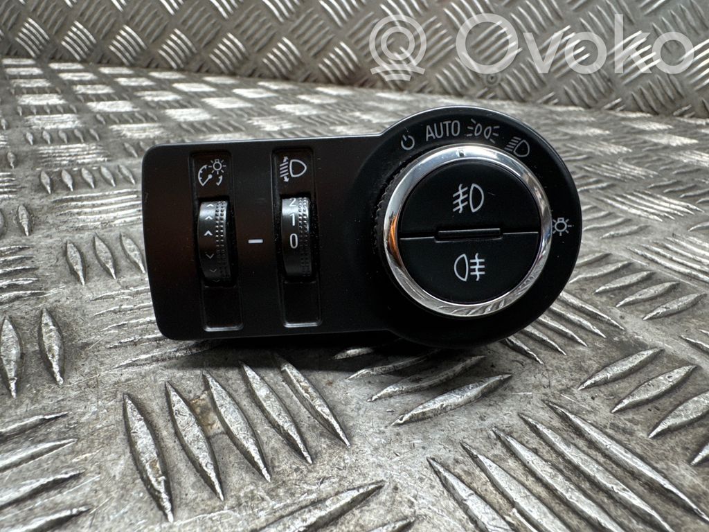 Opel Insignia A Light switch 