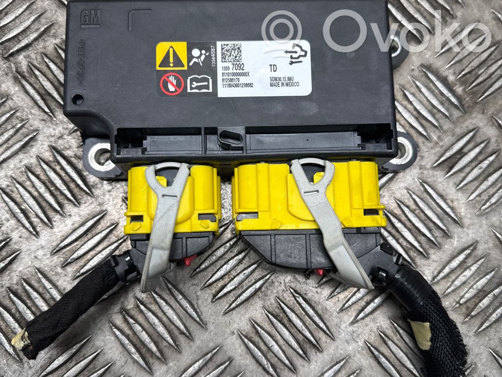 Opel Insignia A Airbag control unit/module 