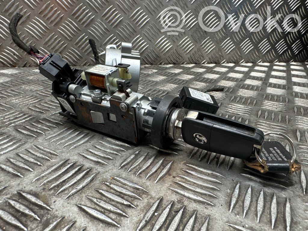 Opel Insignia A Ignition lock 