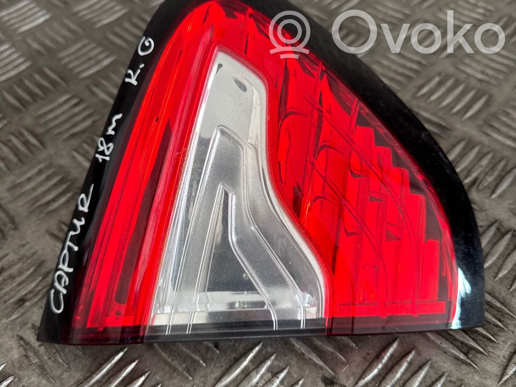 Renault Captur Tailgate rear/tail lights 