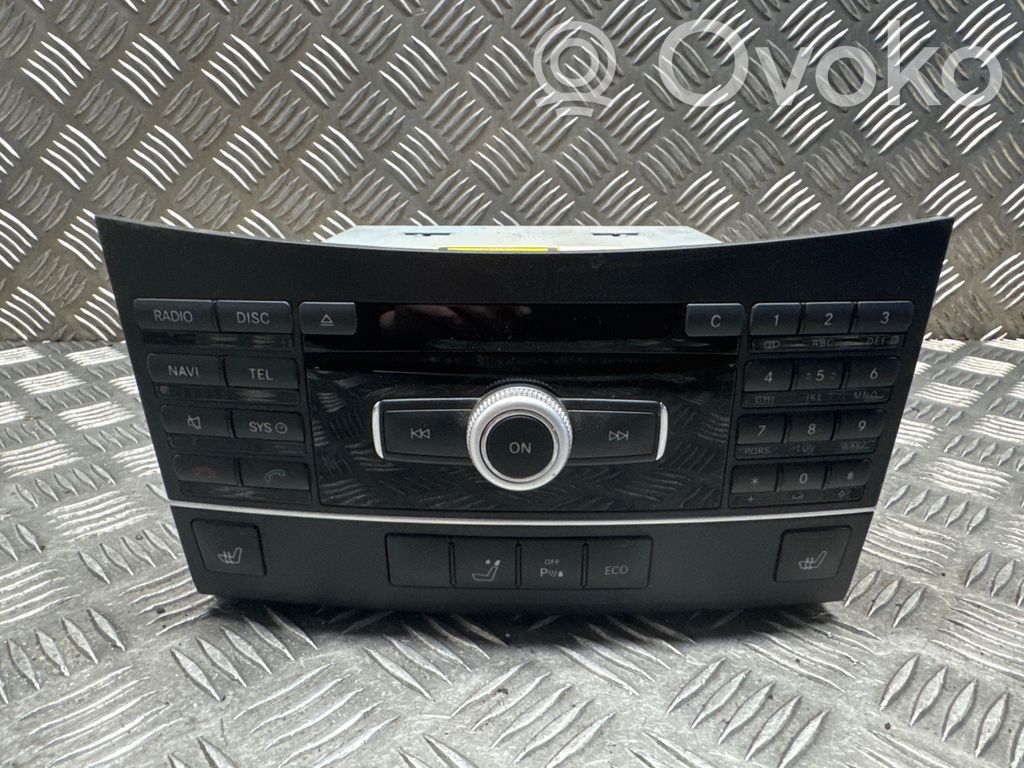 Mercedes-Benz E W212 Panel / Radioodtwarzacz CD/DVD/GPS 