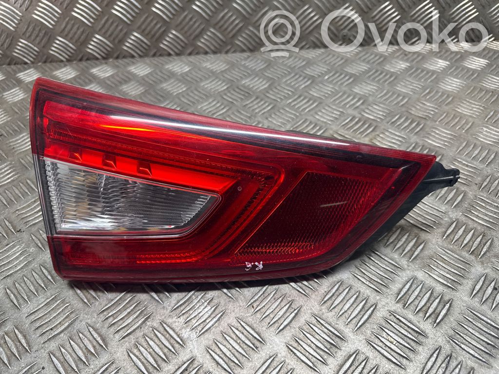 Nissan Qashqai Takaluukun takavalot 