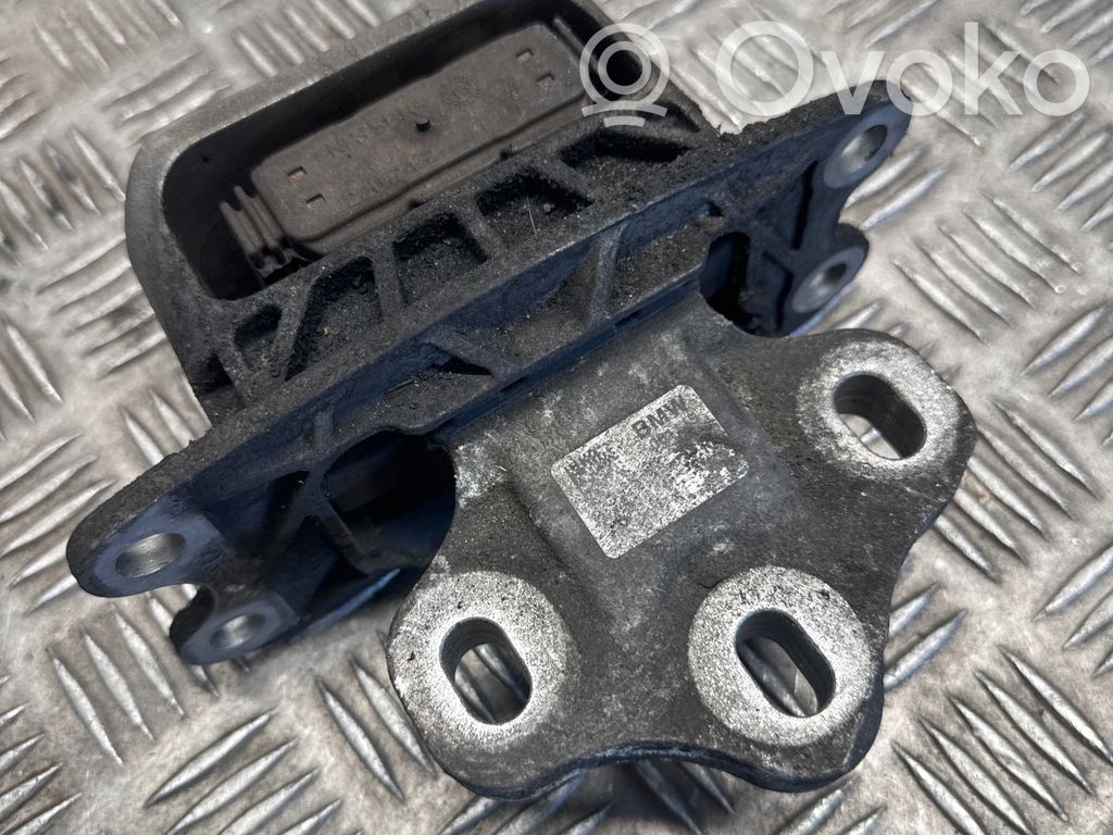 Engine mount bracket   6853449