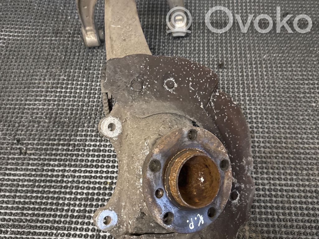 BMW 5 F10 F11 Piasta koła przedniego 