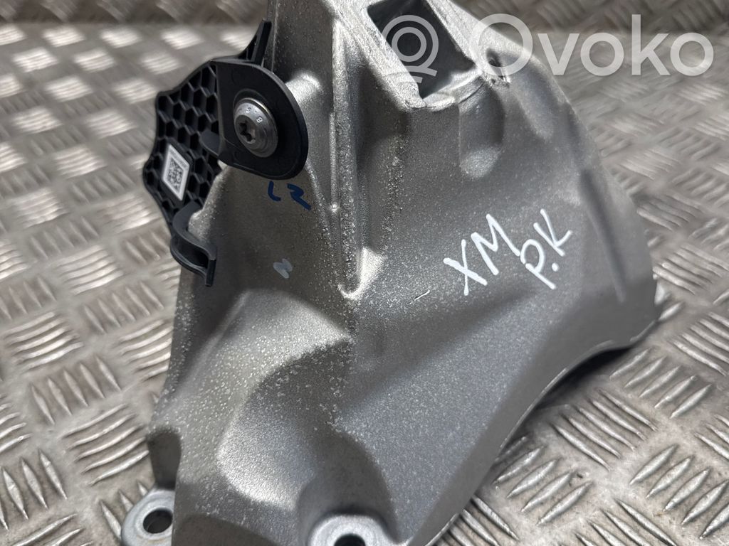 BMW XM Engine mounting bracket 