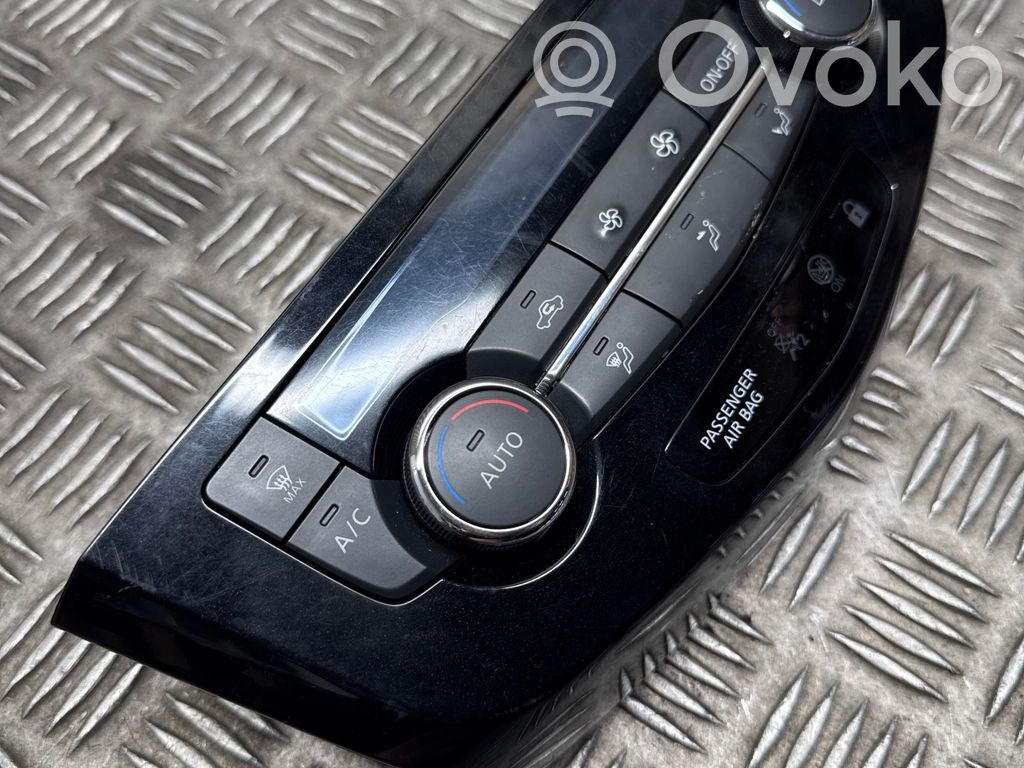 Nissan Qashqai Panel klimatyzacji 