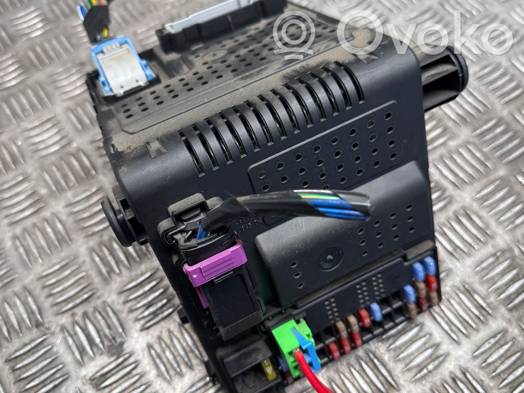 Volvo XC90 Fuse module 