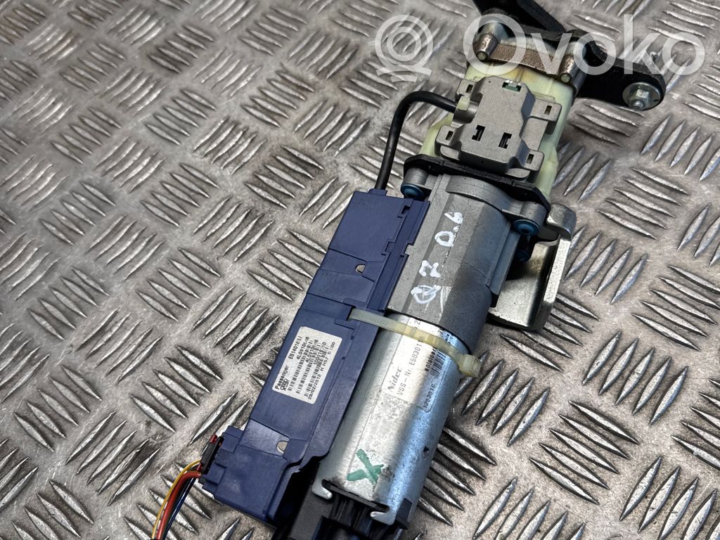 Audi Q7 4L Siłownik elektryczny podnoszenia klapy tylnej / bagażnika 