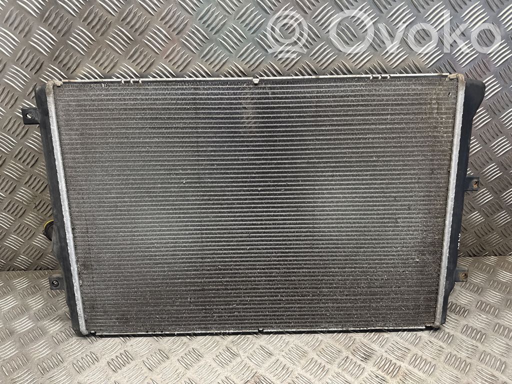 Volkswagen PASSAT B7 Radiatore di raffreddamento