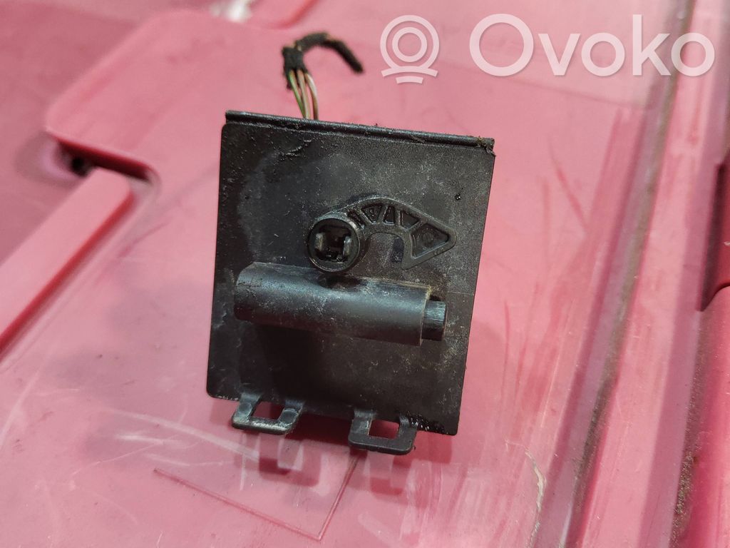 Mercedes-Benz E W213 Fuel tank cap lock