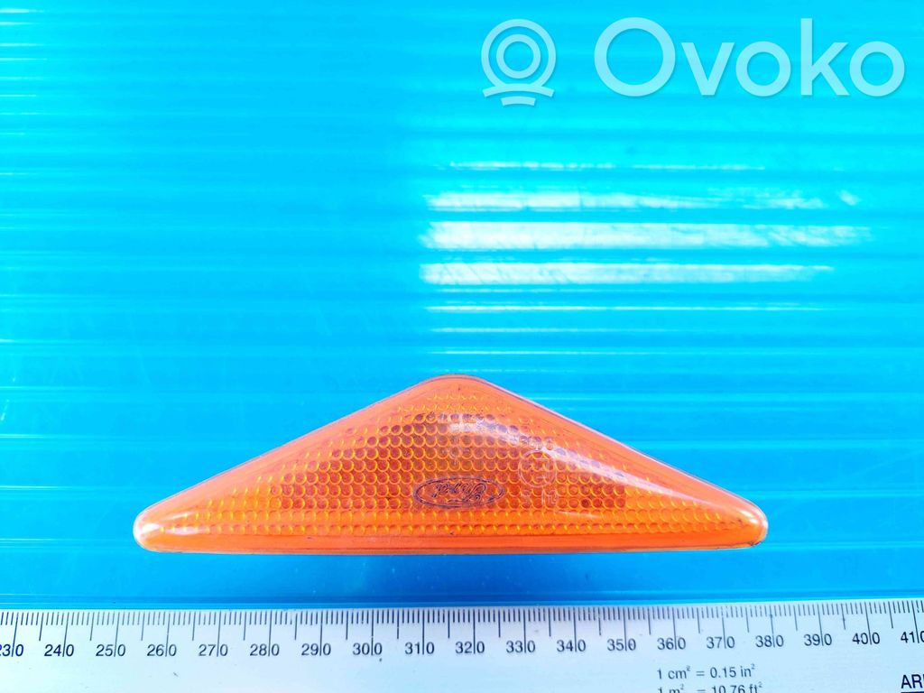 Ford Focus Front fender indicator light 