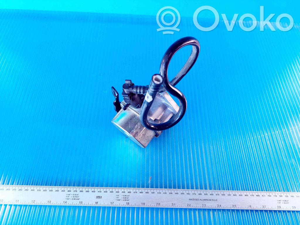 Renault Clio IV Vacuum pump 