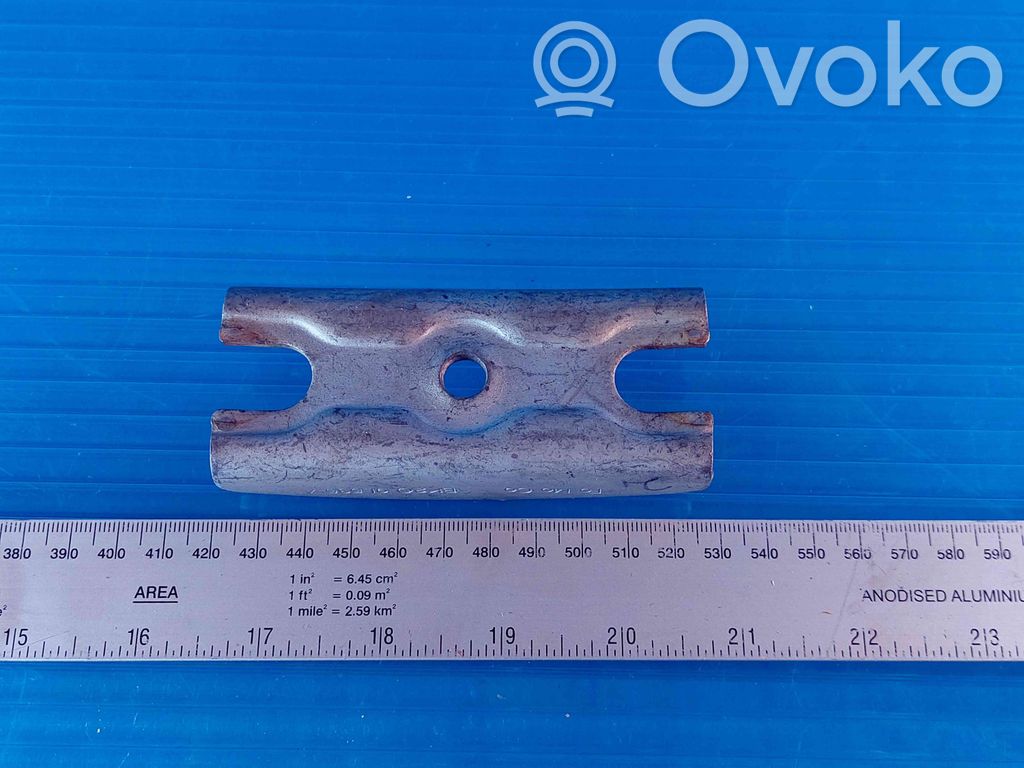 Abrazadera del inyector de combustible   BK209L535A