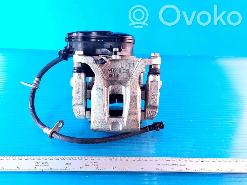 Toyota Sienna XL40 IV Rear brake caliper 