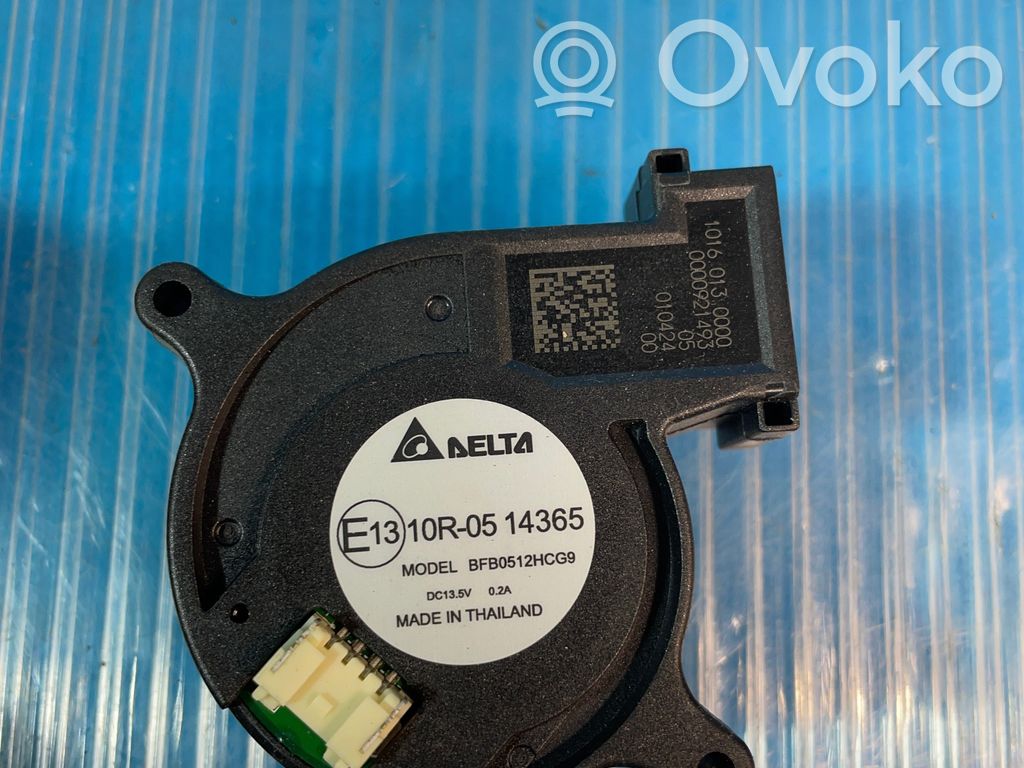 Audi Q7 4M Element lampy przedniej 