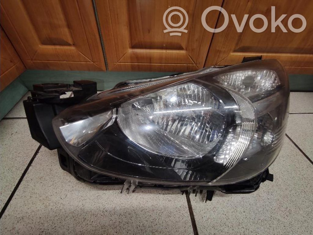 Mazda 2 Headlight/headlamp 