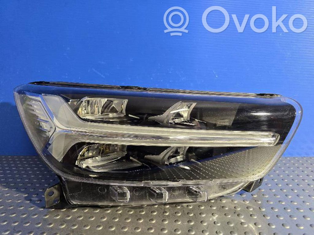 Volvo XC40 Scheinwerfer 