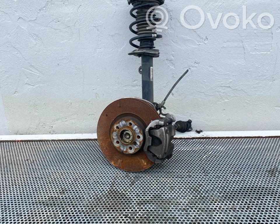 BMW X2 F39 Priekšējā riteņa rumbas vārpstas šarnīrs (stupica, capfa) 