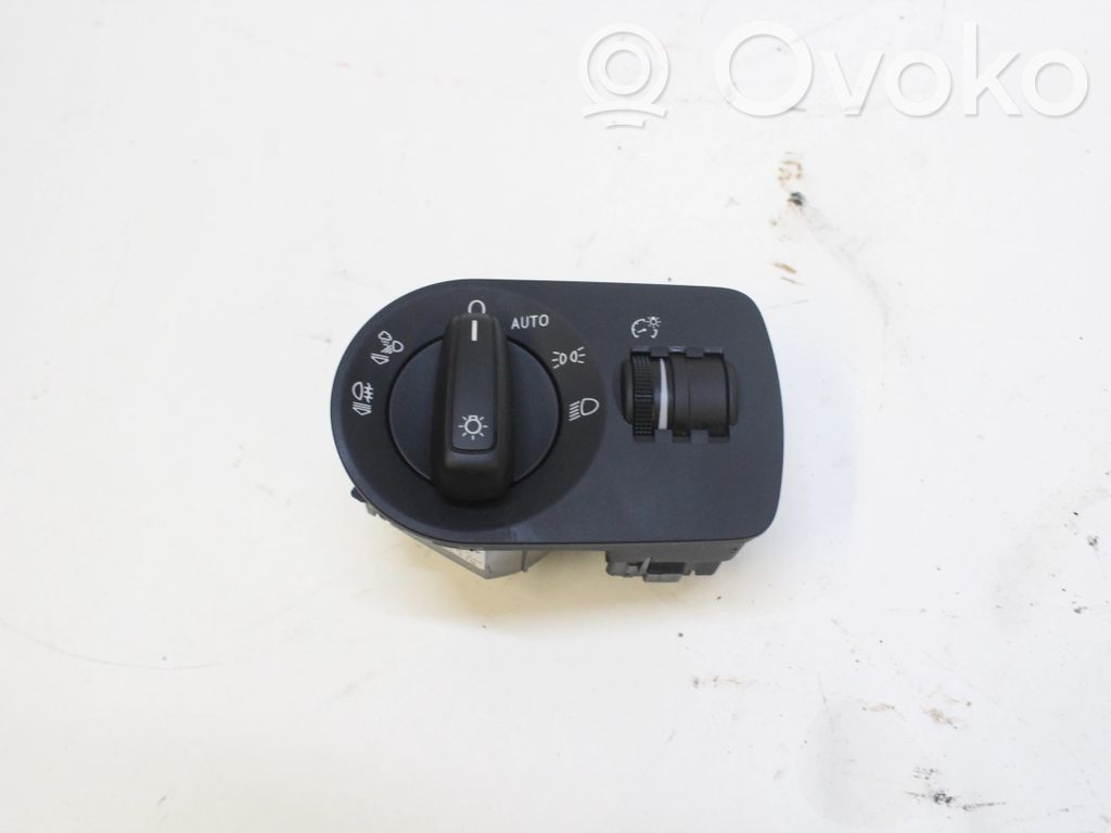 Tailgate/trunk/boot open switch   8X1941531AM