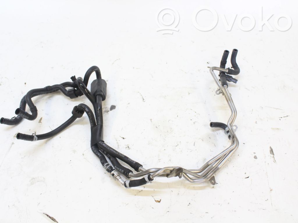 Polttoaineputken letku   04L201360AK