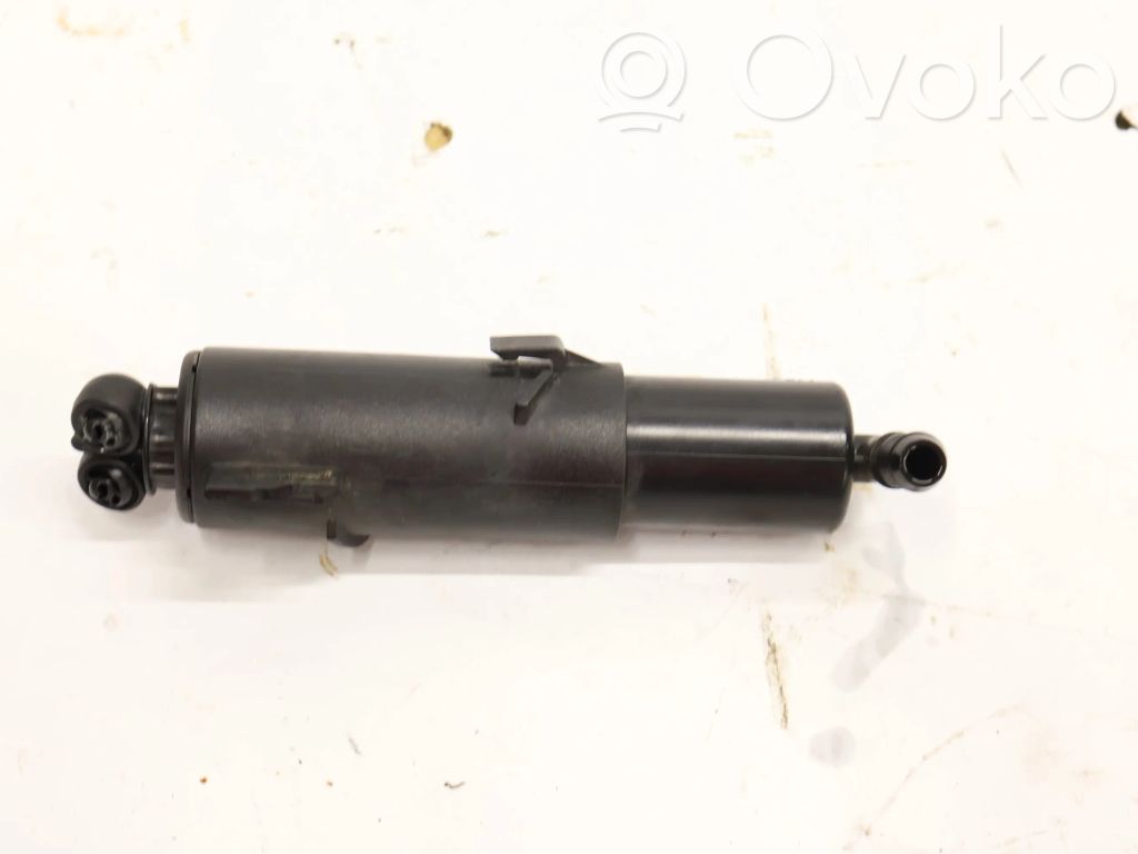 Audi A5 8T 8F Dysza spryskiwacza lampy przedniej 