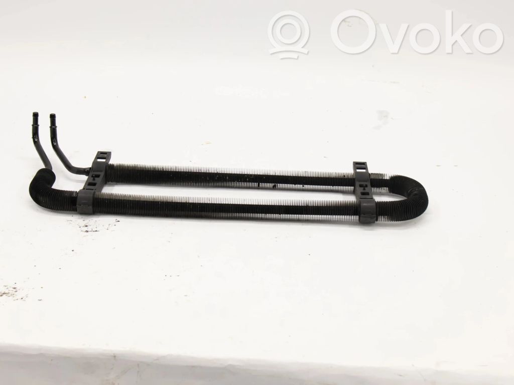 Vairo stiprintuvo radiatorius   8K0422885