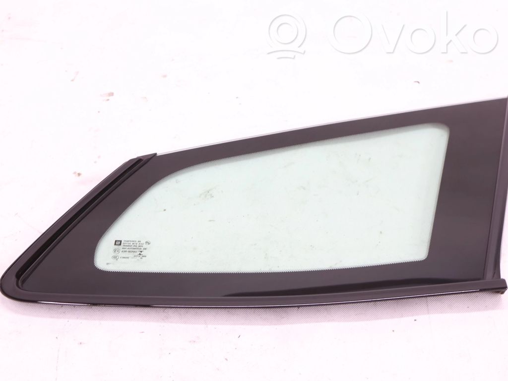 Opel Insignia B Rear side window 