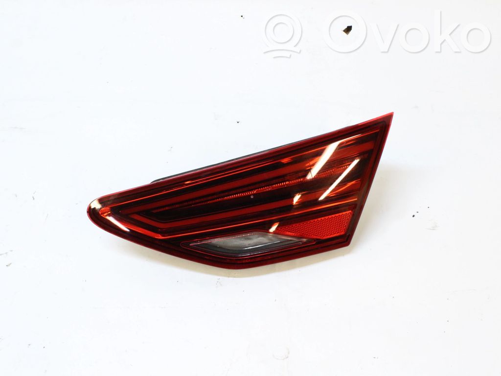 Rear/tail lights   5F0945307N