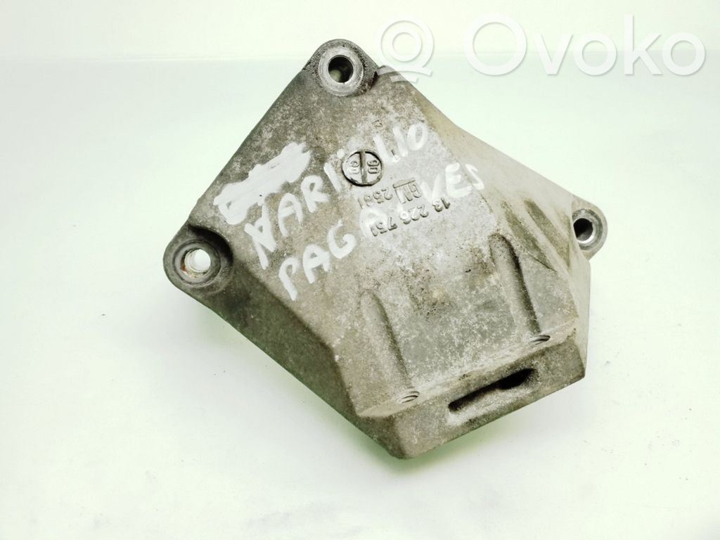 Opel Astra H Engine mounting bracket 