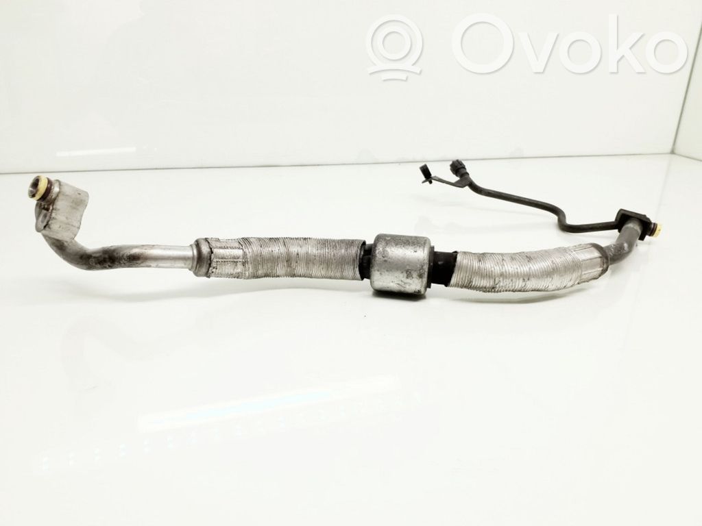BMW 3 E46 Ilmastointilaitteen putki (A/C) 