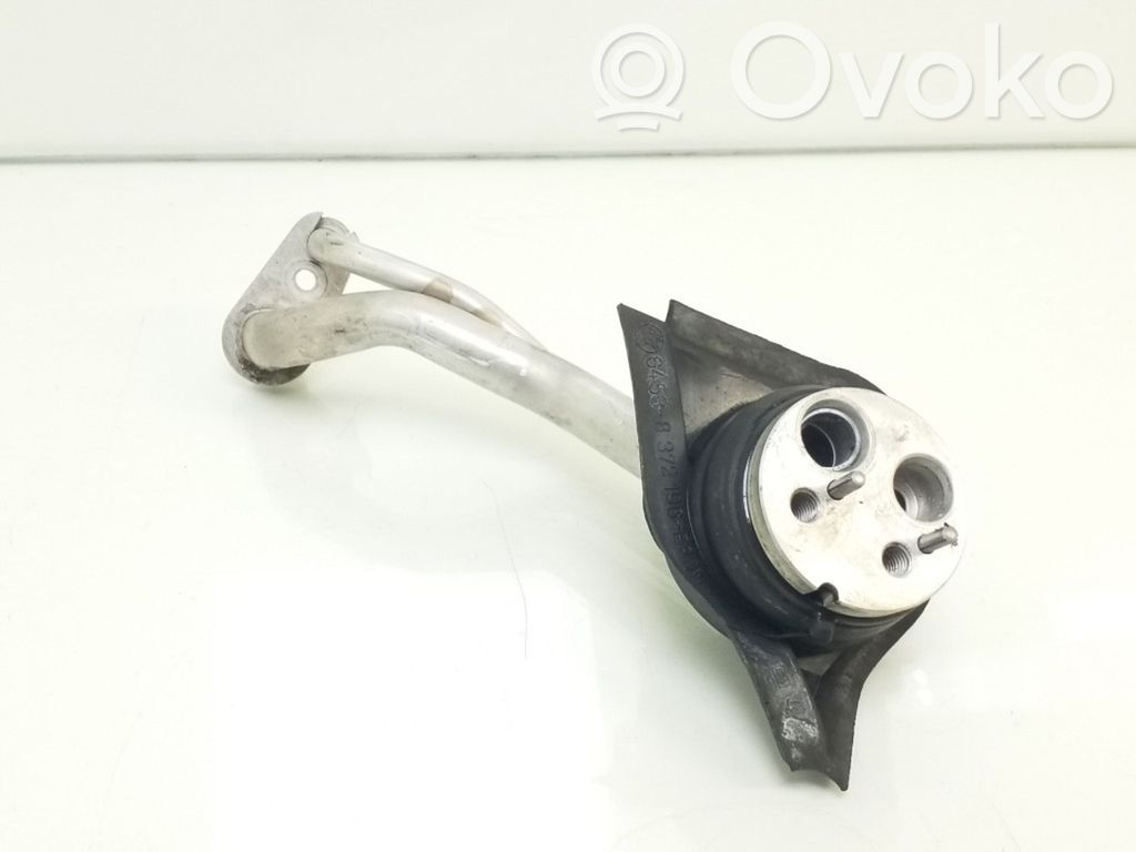 BMW 3 E46 Ilmastointilaitteen putki (A/C) 