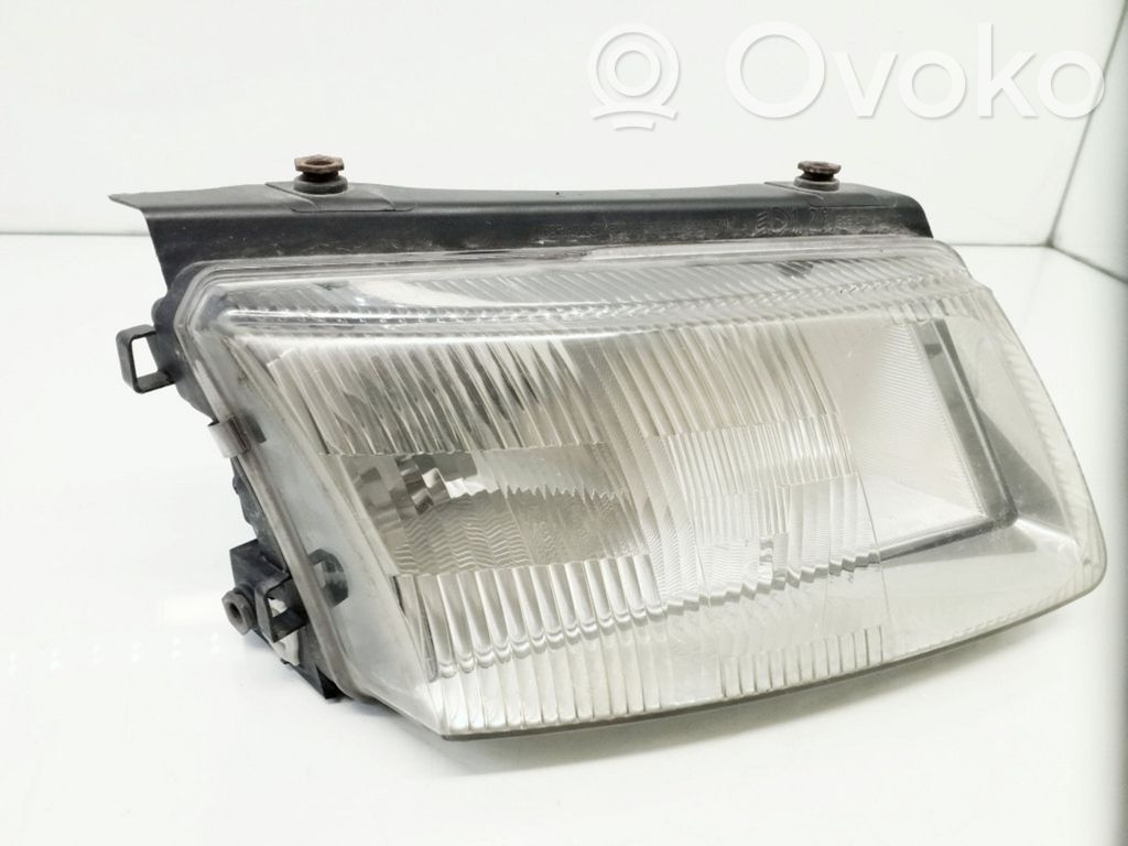 Volkswagen PASSAT B5 Lampa przednia 