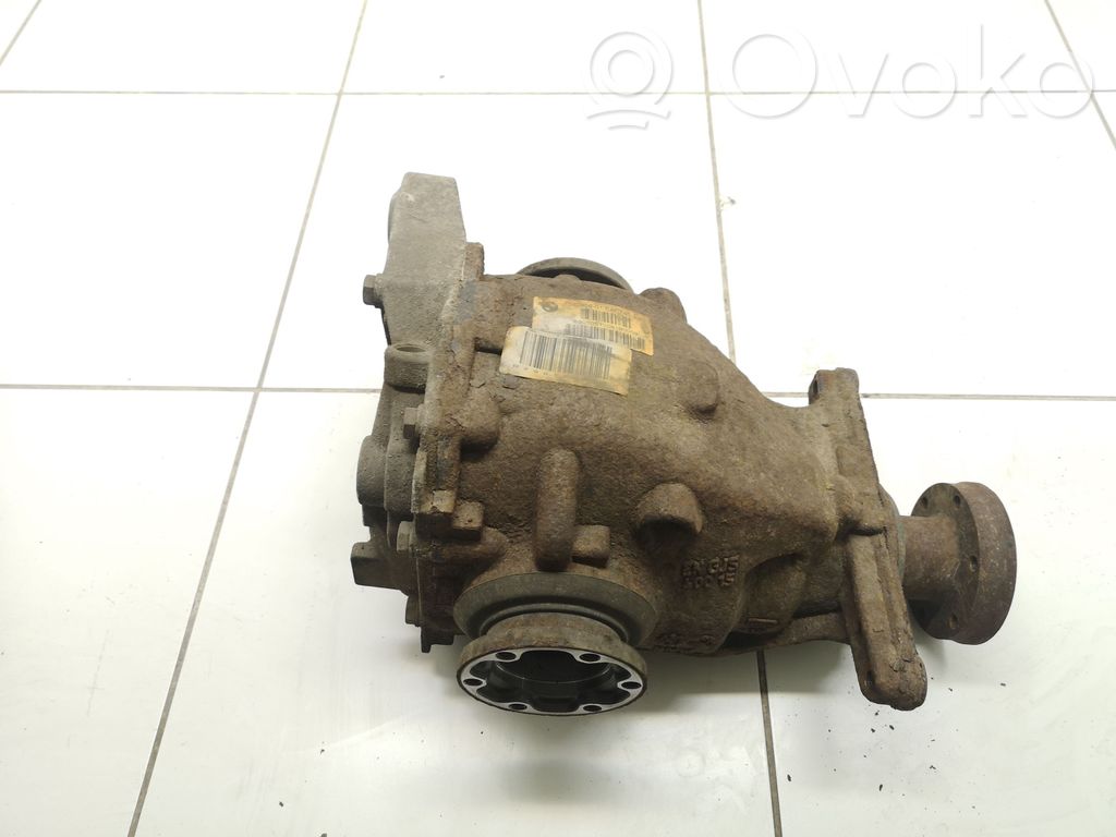 BMW 5 E60 E61 Aizmugurējais reduktors 