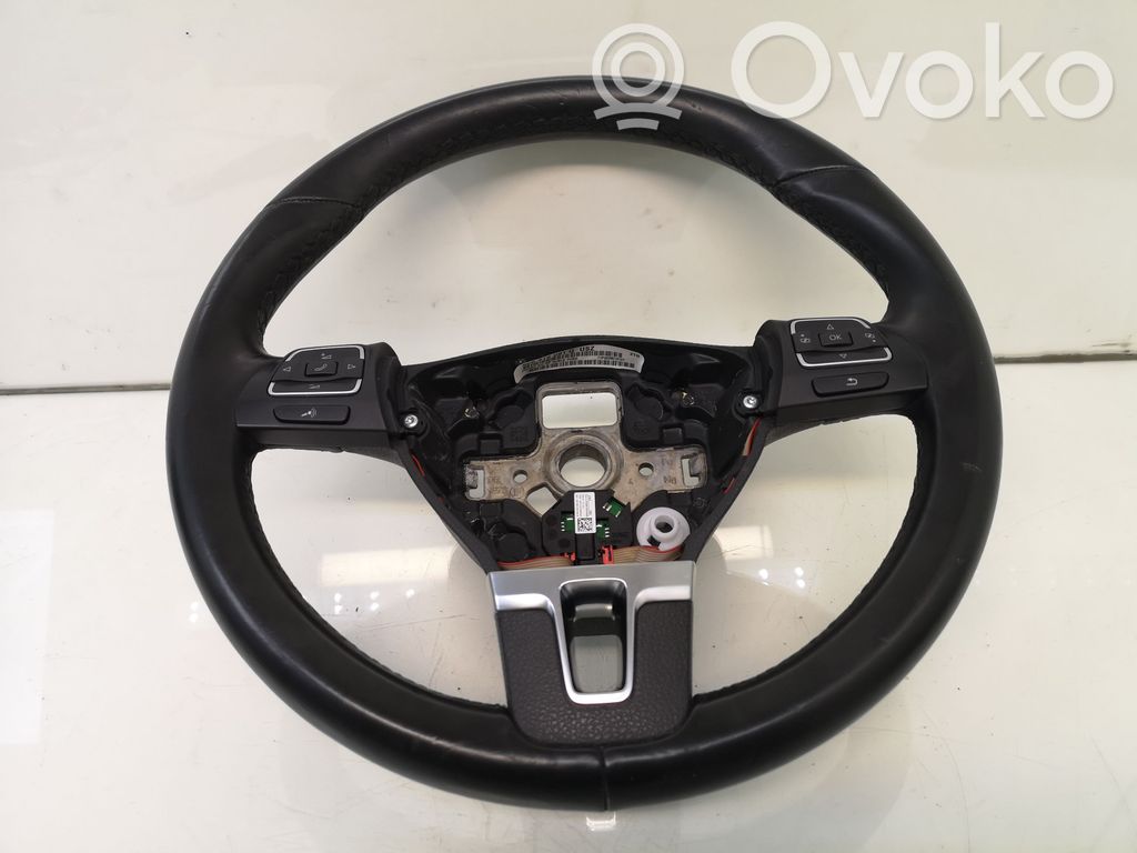 Volkswagen Jetta VI Ohjauspyörä 
