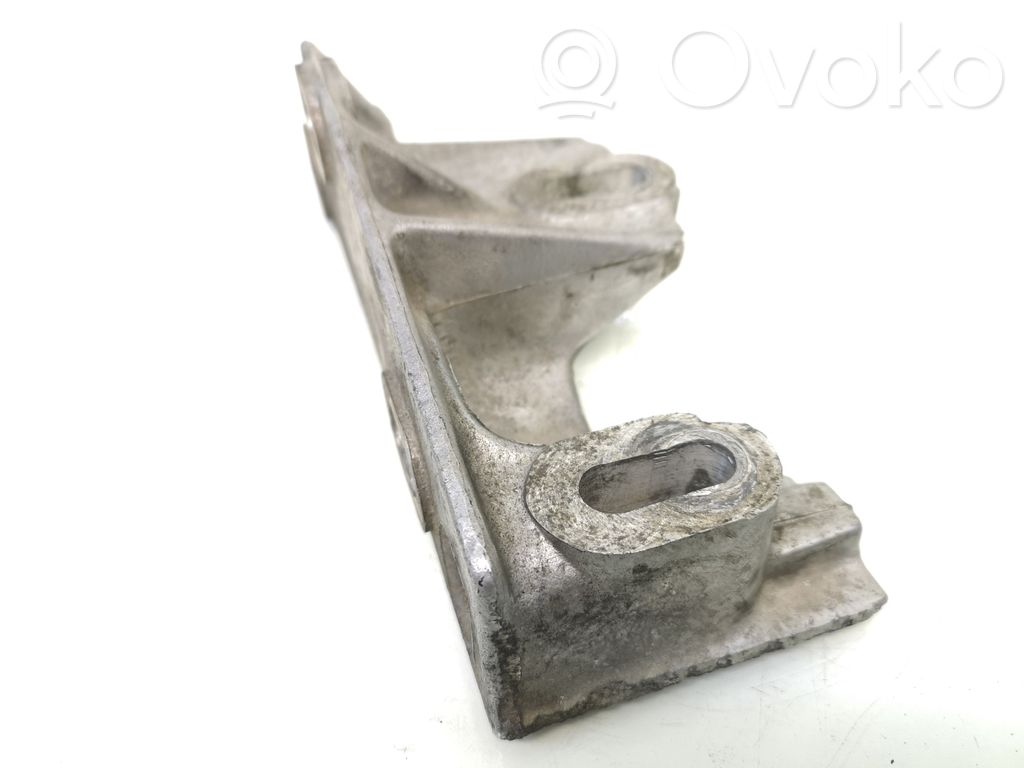Ford Galaxy Engine mounting bracket 